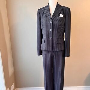 Fully lined 2 piece suit by Kasper